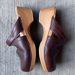 DANSKO LEATHER CLOG EURO 39 PRICED TO SELL